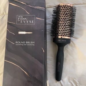 Ellen Evyse Round Straightening Brush with Black and Rose Gold Design